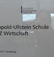 Persönliche Begrüßung bei der Deutschen Bundesbank in Hamburg. - Leopold-Ullstein-Schule