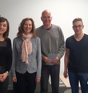 (von links nach rechts) Jury: Frau Kirchner, Frau Rahn, Herr Wächter. Einer der Gewinner: Marcel Walter. - Leopold-Ullstein-Schule