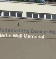 Willkommensklasse besucht die Gedenkstätte Berliner Mauer. - Leopold-Ullstein-Schule